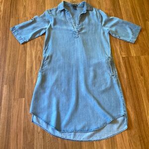 Chelsea & Theodore ladies size S. Flattering shaped jean tunic, light blue jean.